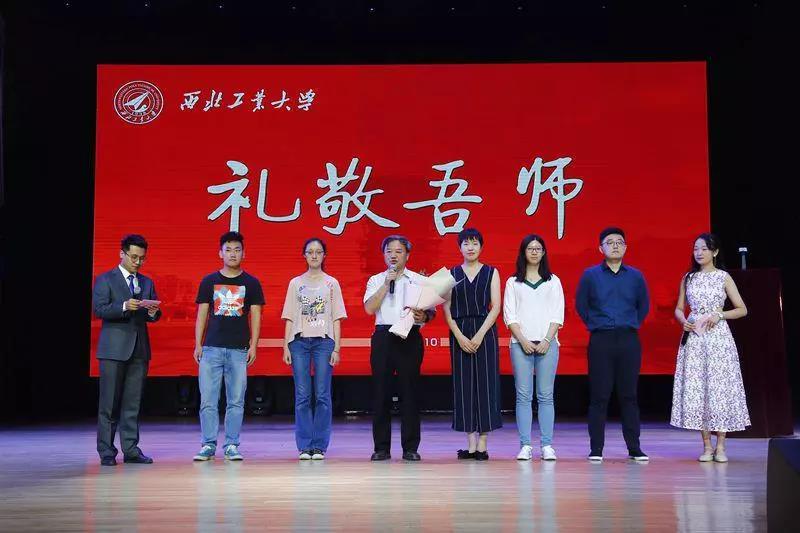 1537537985519_05a7ceaf-210f-7e3f-9b2c-b4bac1ead20d.jpg 3.jpg